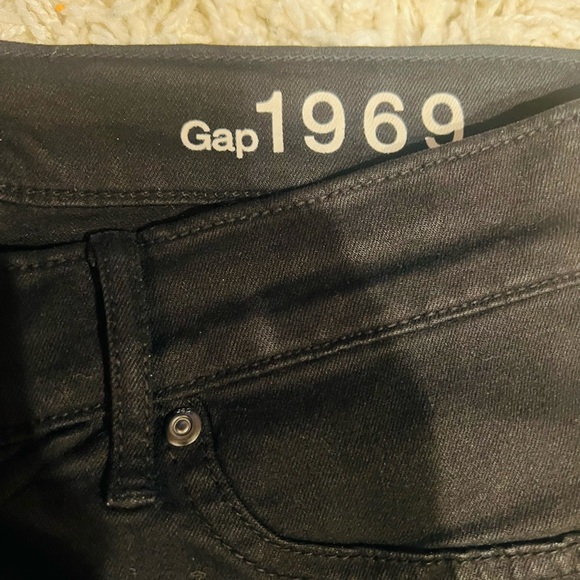 Gap size 6 legging jeans in dark black in good condition! - Picture 3 of 6